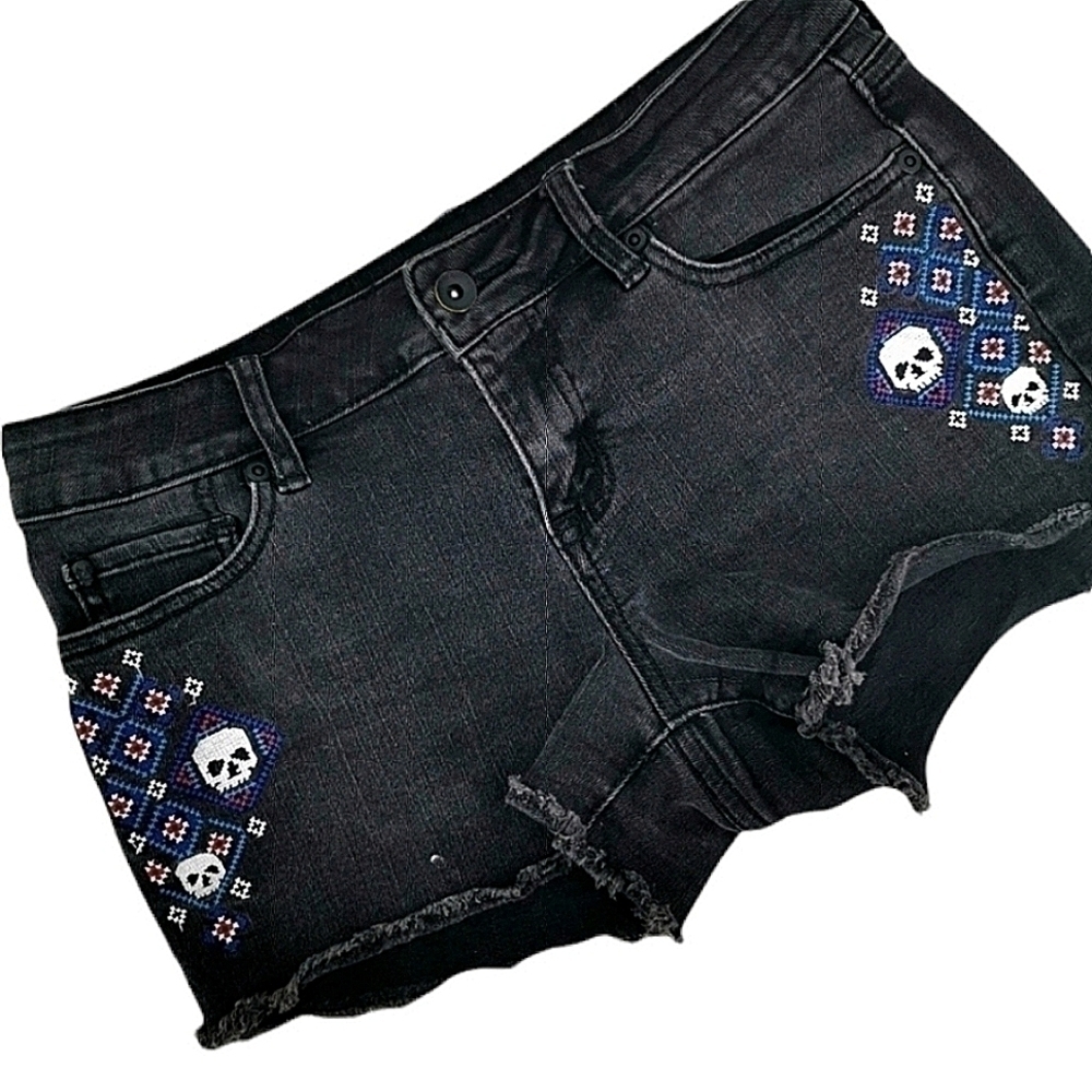 ☠️💀BlackHeart Skull Women's 7 Black Jean Shorts